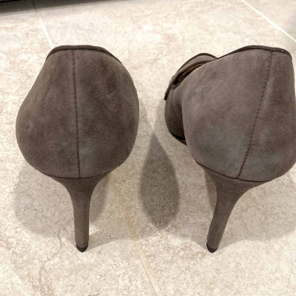 Gray Suede Pumps by Ann Taylor, Size 8.5 Med. Heels 3.5 inches.  Slightl… - Picture 2 of 7